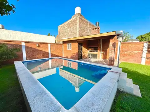 Mendoza al 2000  -  a metros de   Guemes y Manlatti  San Miguel