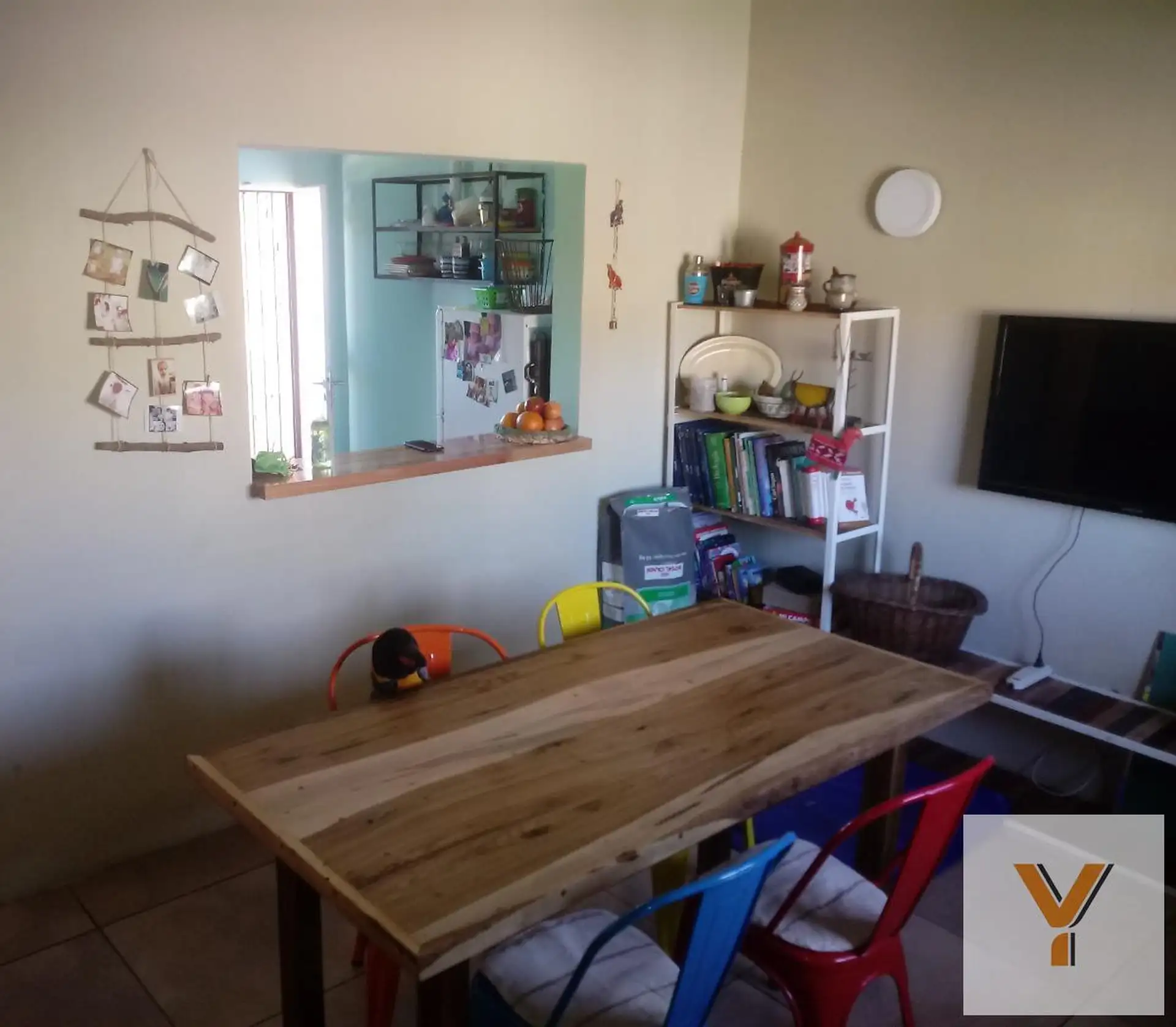 Casa 2 dorm, 70 m² cubiertos con patio, parrilla y cochera cubierta — Balcarce