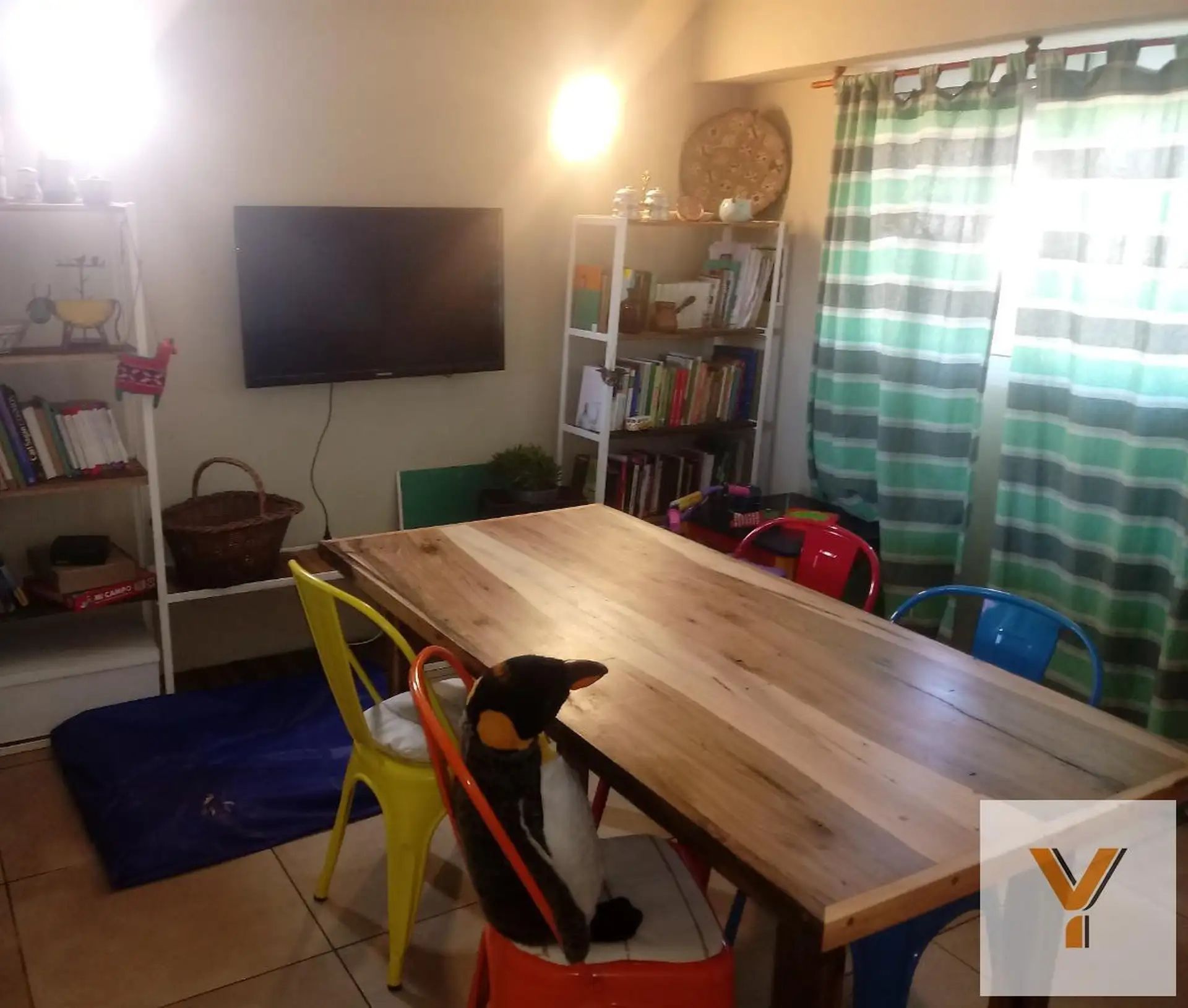 Casa 2 dorm, 70 m² cubiertos con patio, parrilla y cochera cubierta — Balcarce