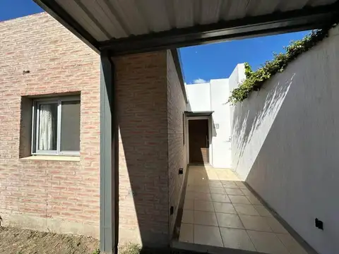 Casa en Alquiler en Manantiales, $ 880.000