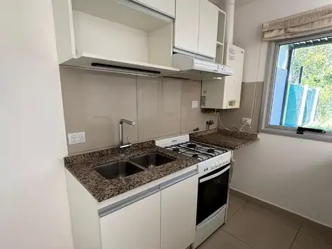 Casa en Alquiler con 1 cochera