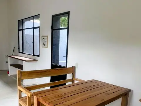 SE VENDE casa totalmente renovada, a estrenar !