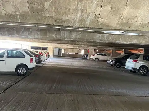 COCHERA EN VENTA ZONA TRIBUNALES Y PALACIO MUNICIPAL