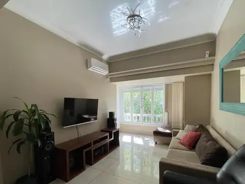 Departamento 4 ambientes con patio y parrilla en Parque Chas