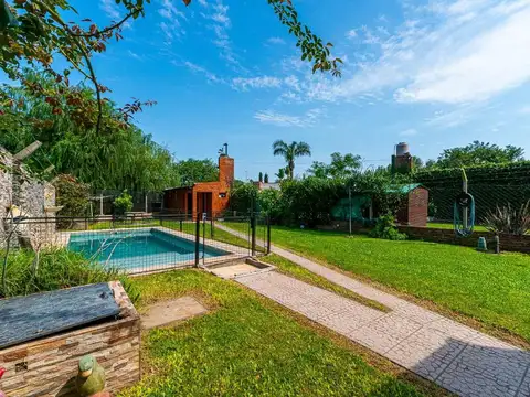 Casa en Venta 4 dormitorios Pileta y Quincho