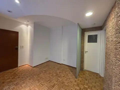 Venta dpto 2 ambientes con patio Caballito