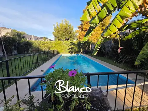 Casa 4 ambientes con 3 baños