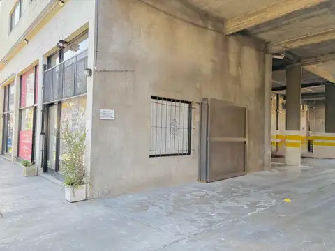 ALQUILER LOCAL COMERCIAL CON COCHERA