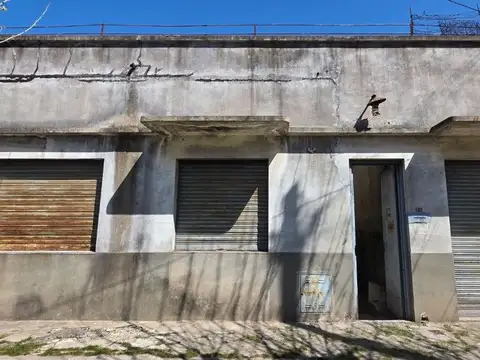 CASA A REFACCIONAR VENTA LLAVALLOL LOTE 10 X 20