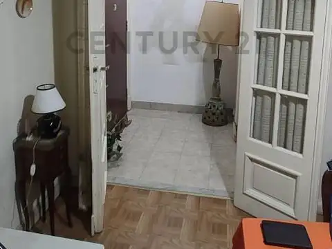 2 Ambientes en Planta Baja con Patio Techado | Excelente Ubicación en La Paternal