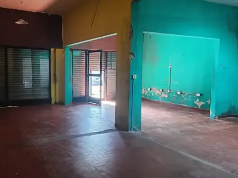 Local en zona comercial