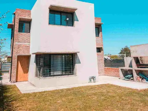 Casa en Venta con 1 cochera