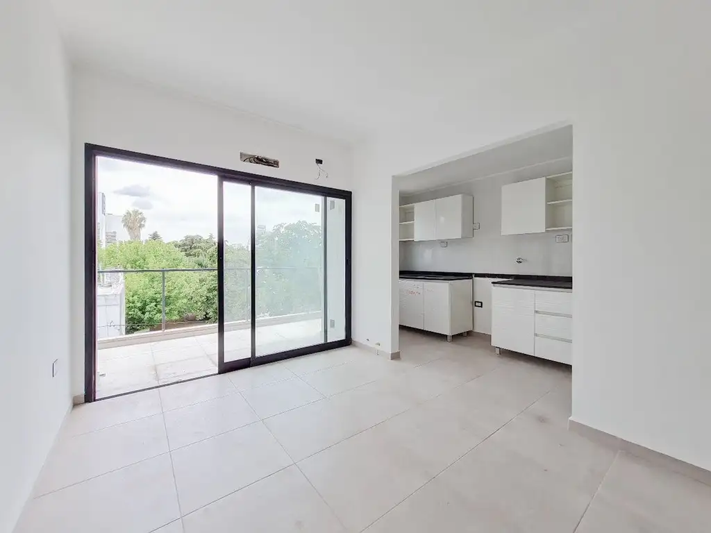 Calle 17 entre 44 y 45 600