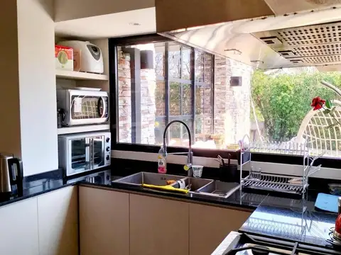 Casa en Venta con 6 cocheras