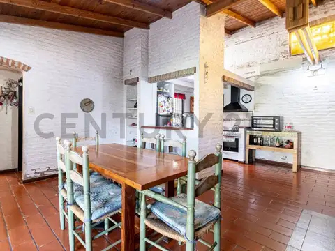 Casa en Venta con 1 cochera