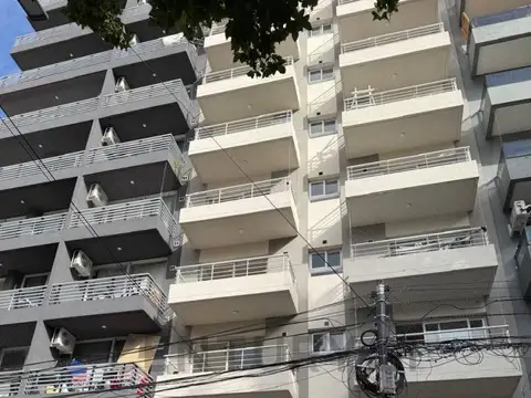 ALQUILER MONOAMBIENTE CON BALCON APTO PROFESIONAL