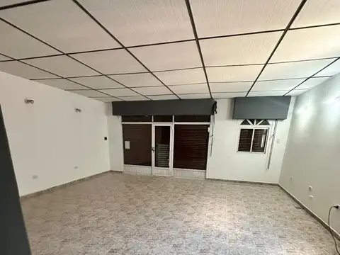 Local en Alquiler en Barrio San José, $ 500.000
