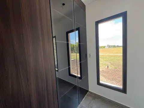 CASA EN VENTA A ESTRENAR EN LA ELINA, LUJAN