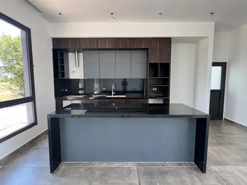 Casa en Venta en Lujan, USD 298.000