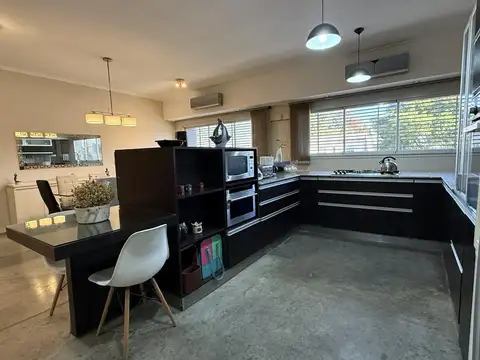 Galpon en Alquiler 8  mts Frente