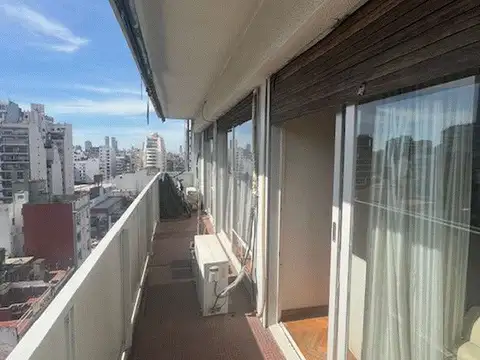 Excelente - Piso Alto - Vista Abierta - Luz y Sol  COCHERA 