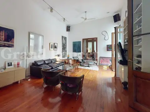 Depto Tipo Casa en Venta 100 años