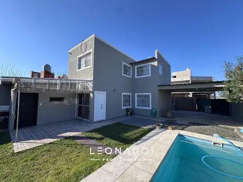 Casa con 4 domitorios y piscina en alquiler en Escobar - ID 5422