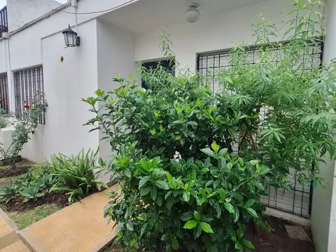 Depto Tipo Casa en Alquiler de 3 ambientes