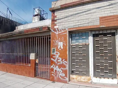 Casa 3 ambientes. | JUAN MANUEL DE ROSAS 3018