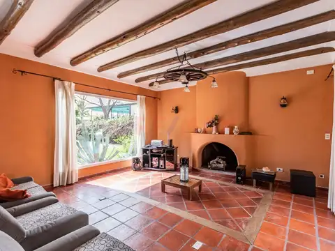 Casa 6 ambientes con 3 baños