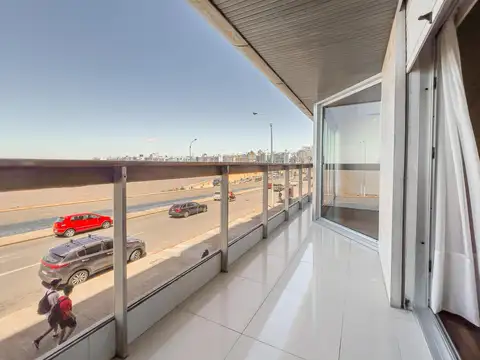 Alquiler de departamento Rambla de Pocitos 3 Dormitorios 4 Baños Garaje. Montevideo.