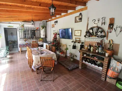 Casa en Venta en Isidro Casanova, USD 118.000
