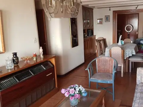 ARANGUREN JUAN F. DR. 400, Piso 4