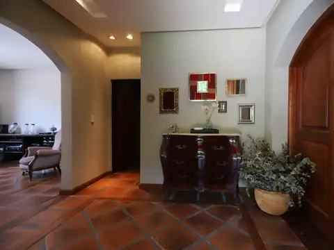 Casa en Venta con 6 cocheras