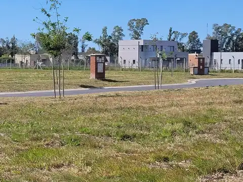 Terreno en Venta en Pilar Del Este - Santa Sofia, USD 31.000