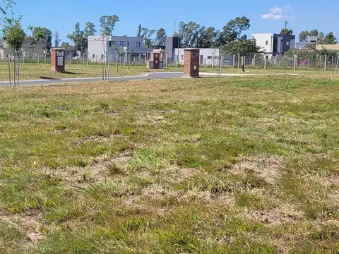 Terreno en Venta en Pilar Del Este - Santa Sofia, USD 31.000