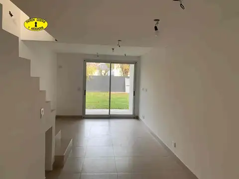 Duplex Pilar Las Violetas