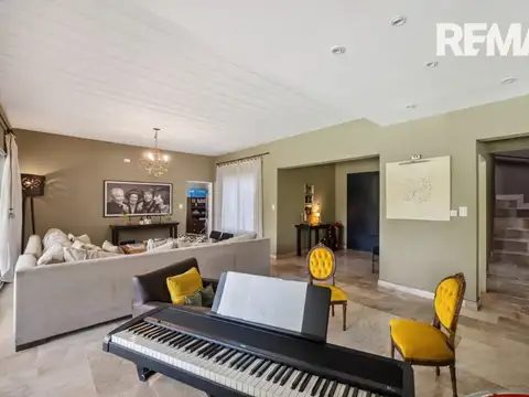 Casa 7 ambientes con 4 baños