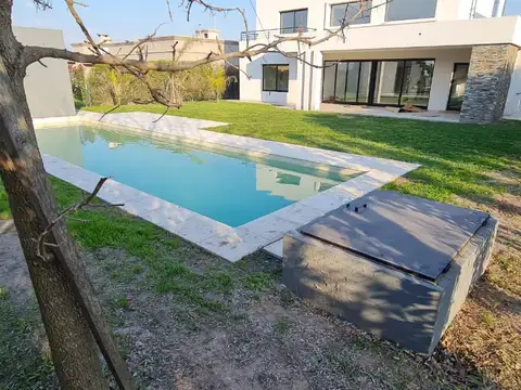 Casa en Alquiler en Centro, USD 2.700