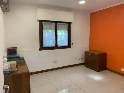 Oficina en Alquiler de 2 Ambientes, Con Cochera - Don Torcuato