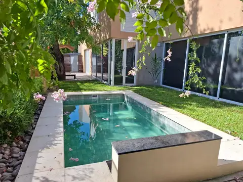 Casa 5 ambientes con 3 baños