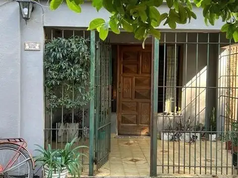 CASA AL FRENTE 3 AMBIENTES, ESCUCHAN OFERTAS 