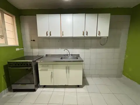 Pavon 2900, Piso PB