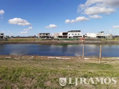 Terreno en Venta de 941,0 m2