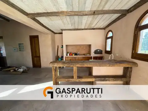 Casa en Venta con 4 cocheras