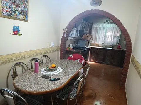 Casa 4 ambientes con 1 baño