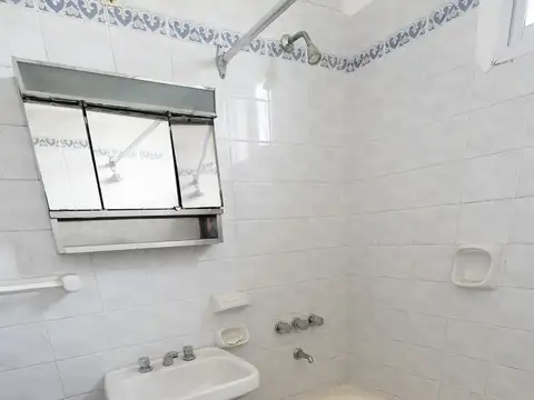 GALPÓN / DEPÓSITO CON VIVIENDA EN PLANTA ALTA – SARANDÍ