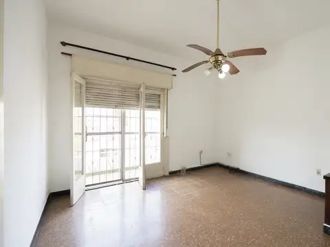 GALPÓN / DEPÓSITO CON VIVIENDA EN PLANTA ALTA – SARANDÍ