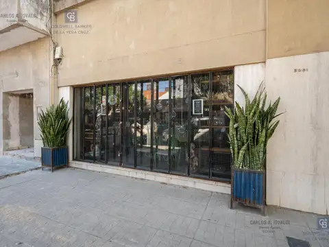 Casa de 3 dormitorios en barrio Constituyentes + local comercial