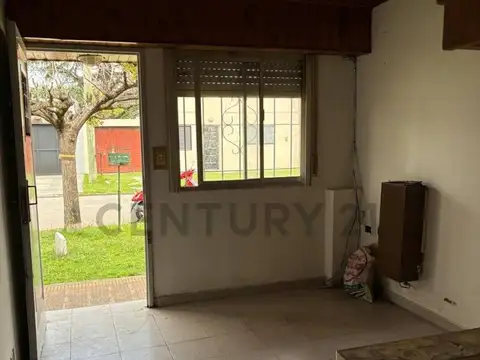 Depto Tipo Casa en Venta en Los Hornos, USD 20.000